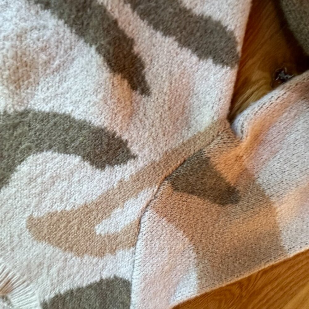 womens camo sweater crewneck size M by Stitchdrop - Picture 3 of 9